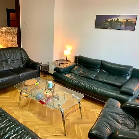 Apartment Slaveikov Square 9 *