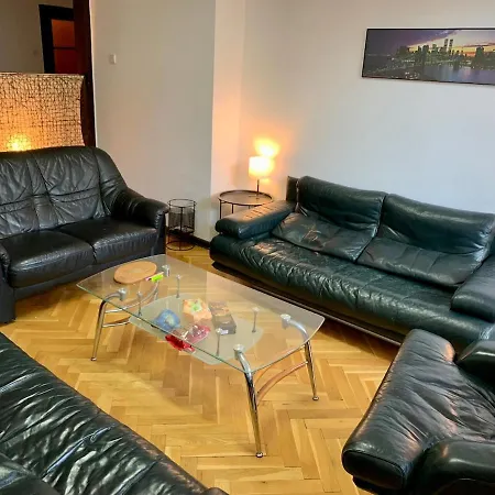 Slaveikov Square 9 Apartment