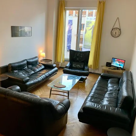 Slaveikov Square 9 Apartment *