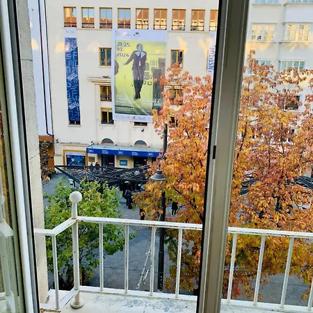 Apartment Slaveikov Square 9