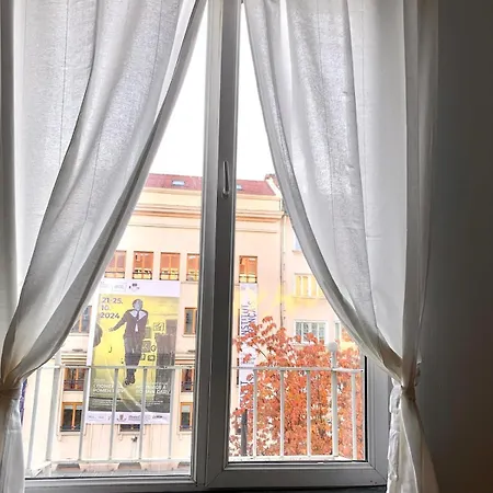Slaveikov Square 9 公寓